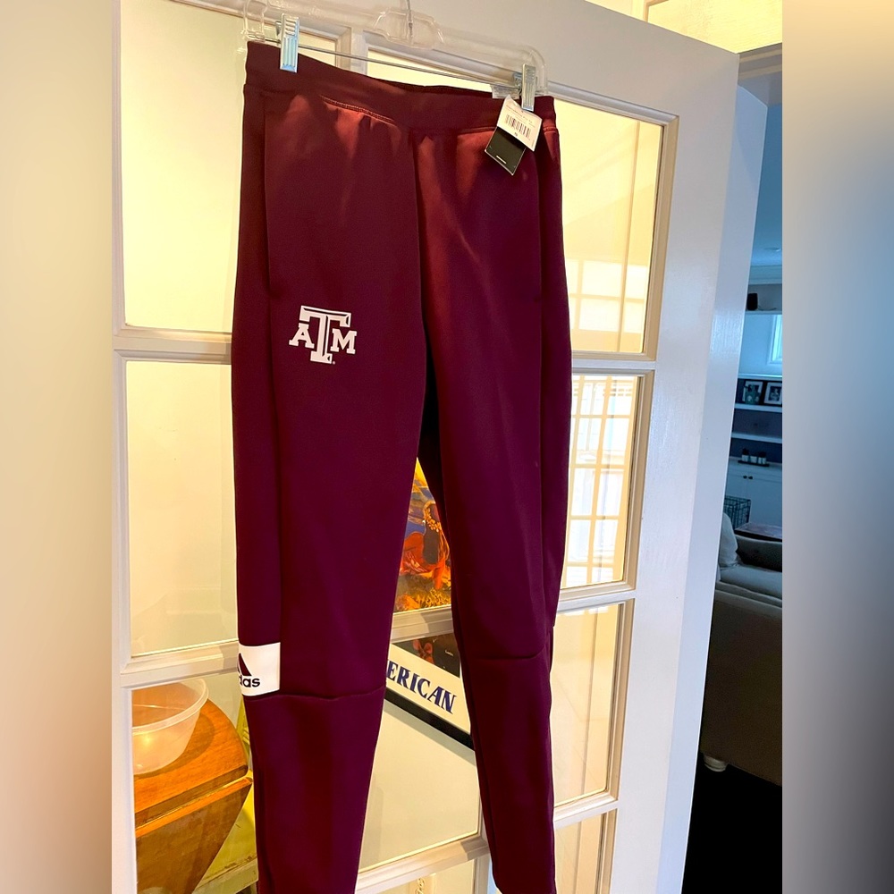 NWT maroon joggers - Texas A&M NCAA brand. Adult Small
